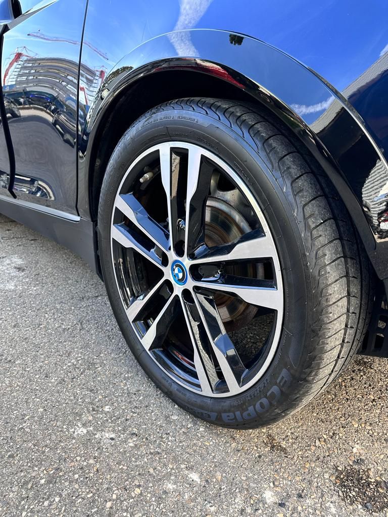 Bmw i