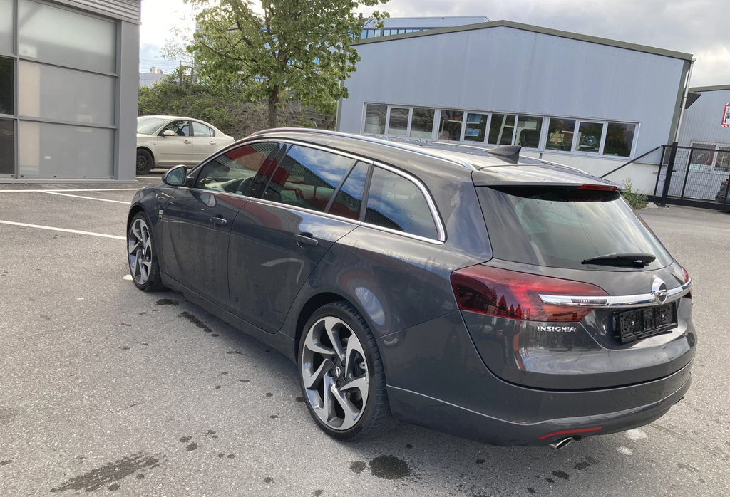 OPEL Insignia Sports Tourer 2.0 Turbo Cosmo